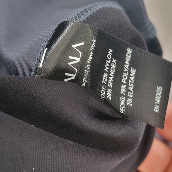 NWT ALALA Women's Sport Tank Top - Picture 7 of 8